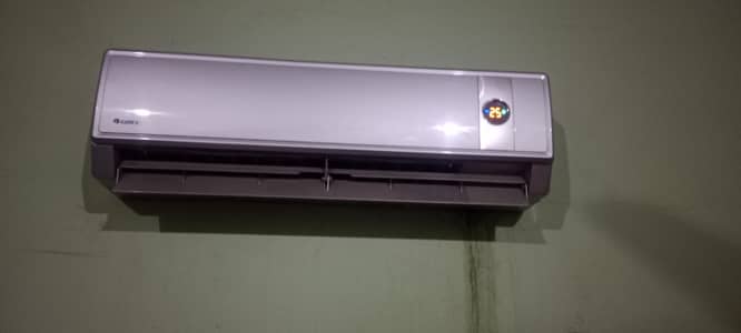 Gree non inverter full genion CONDITION Ac 1.5 ton