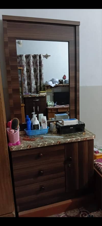 Dressing table