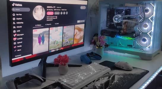onely gmaing pc for sale use just 2 month