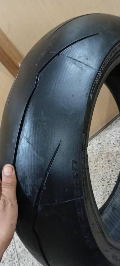 Pirelli Daiblo super corse 200 /60 / ZR17 rear tyre