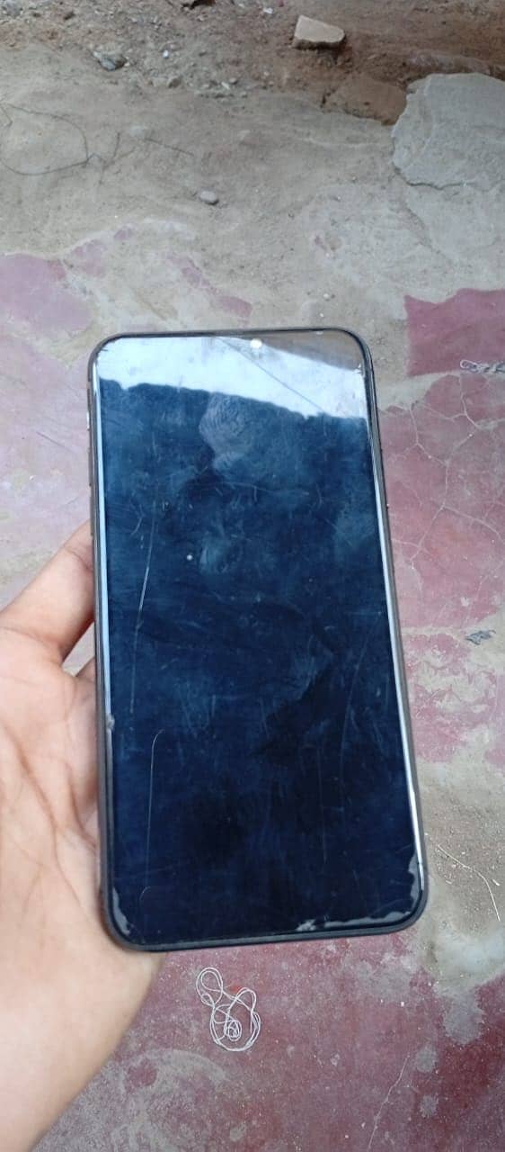 Apple iPhone 11 Pro Max 2
