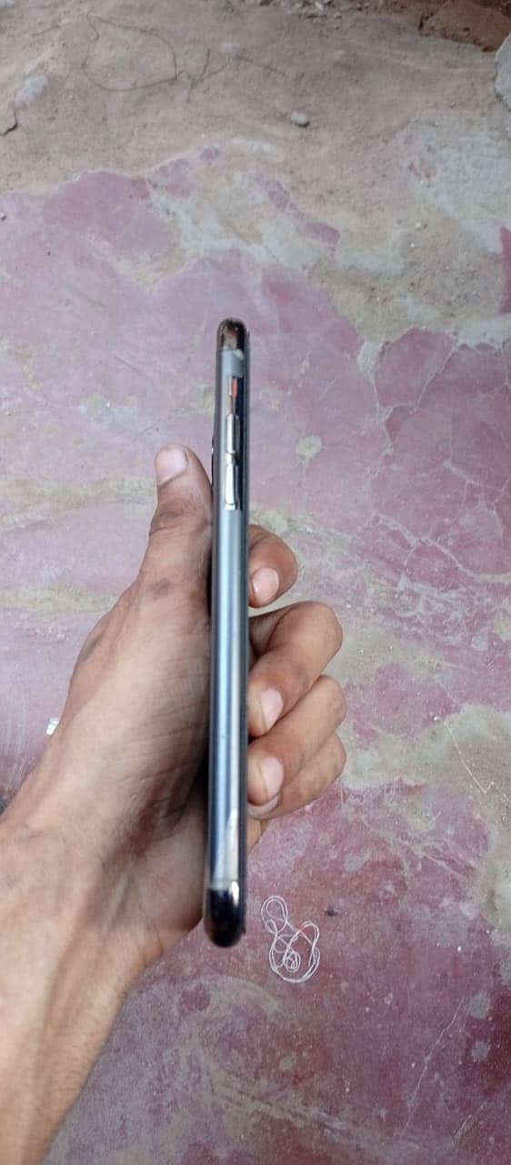 Apple iPhone 11 Pro Max 3