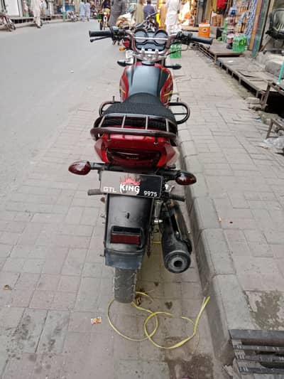 Yamaha 125cc red colour good condition