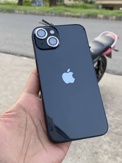 Apple iPhone 13