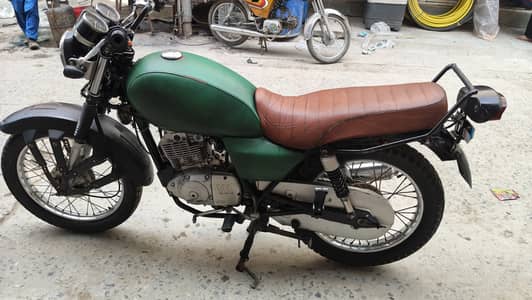 Suzuki GS 150 2014