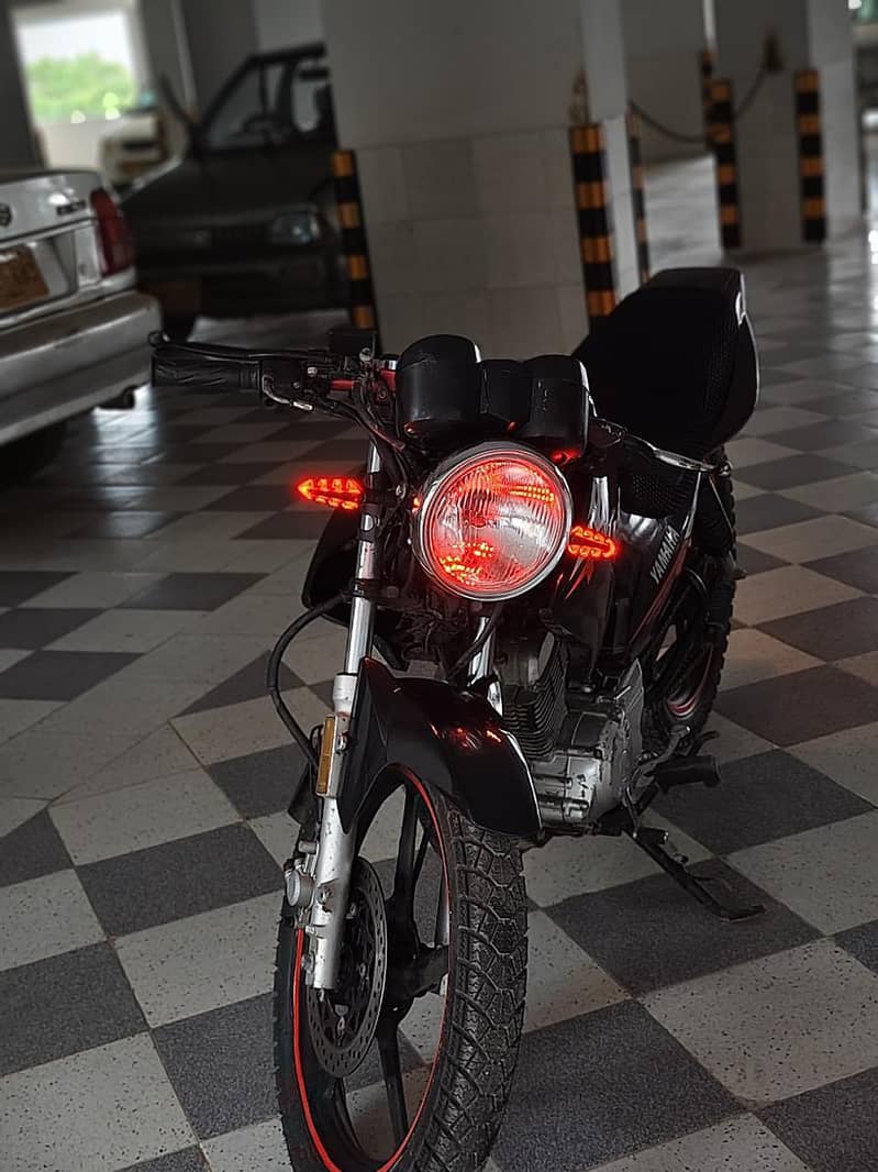 ybr 125 11
