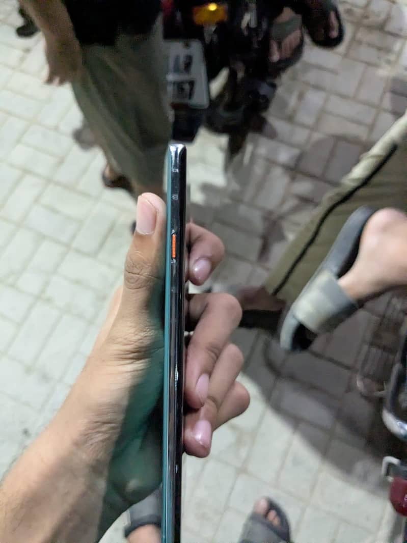 Tecno CAMON 40 Pro 0
