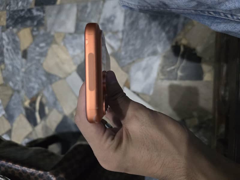 Apple iPhone 17 Pro Max 4