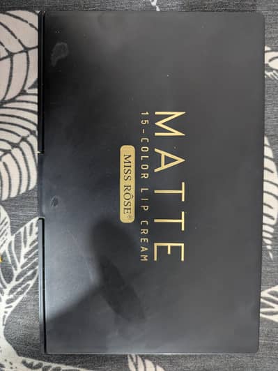 Matte lipstick 15 fitneen colours 