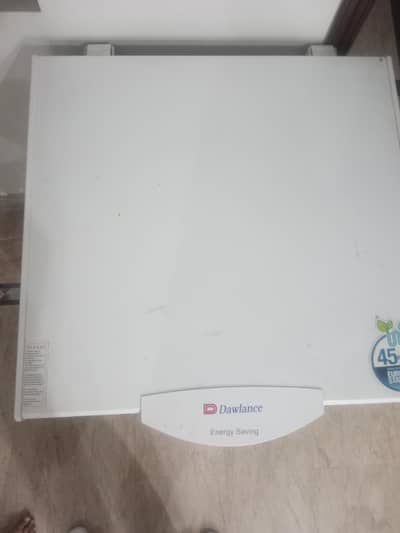 white colour defrezer 10/10. conditon