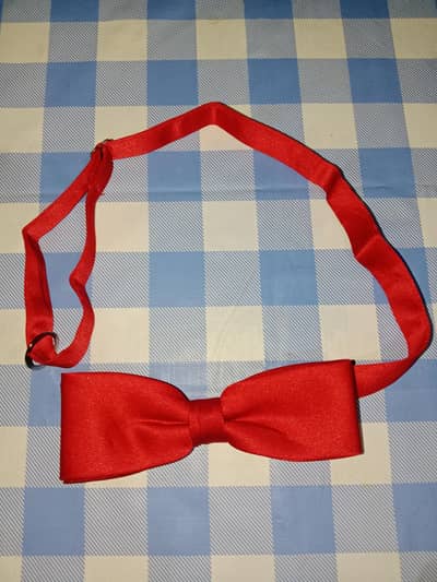 RED BOW TIE