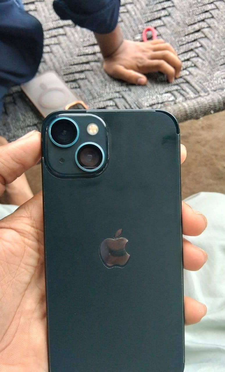 Apple iPhone 13 1
