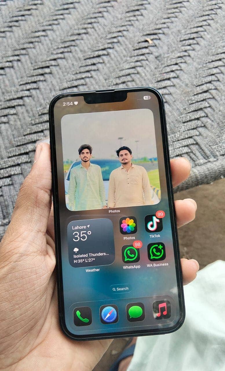 Apple iPhone 13 5