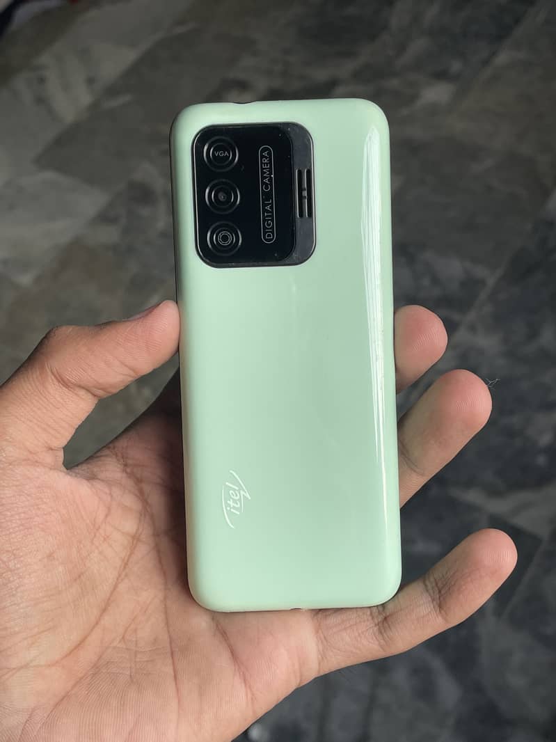 Itel it5200 1