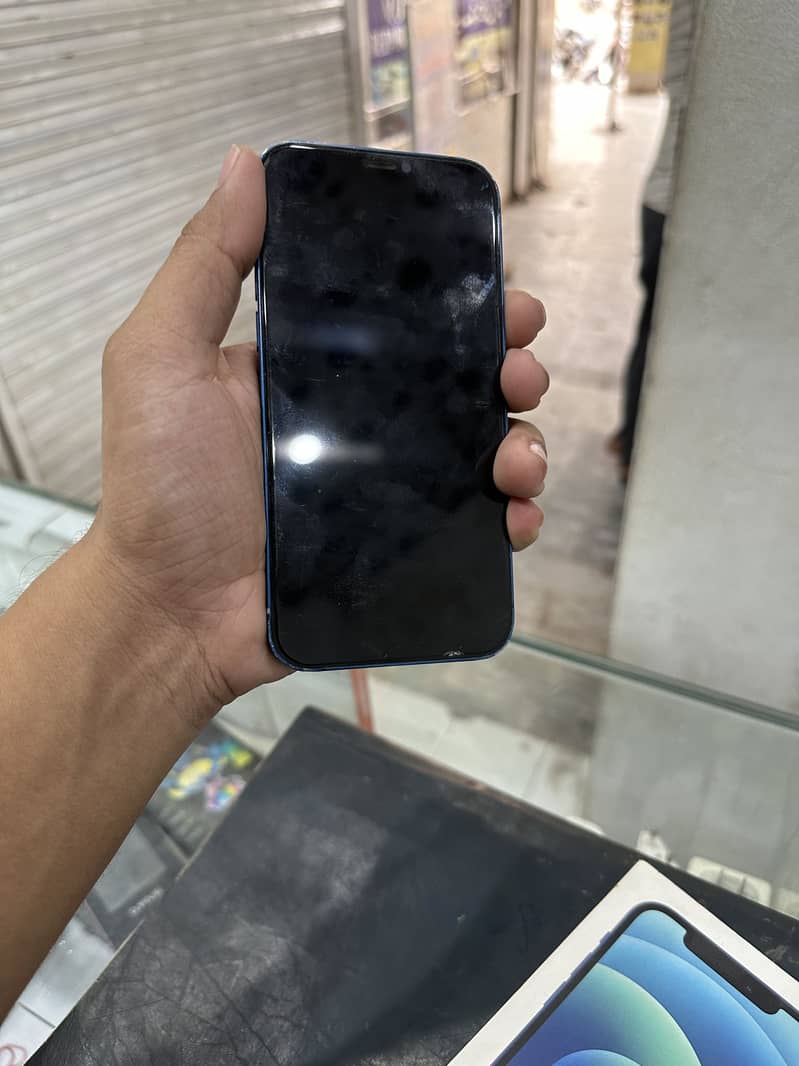 Apple iPhone 12 3