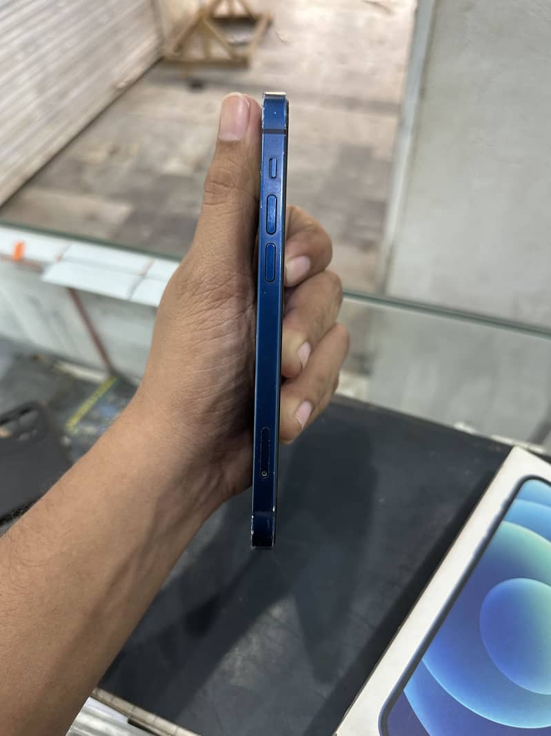 Apple iPhone 12 5