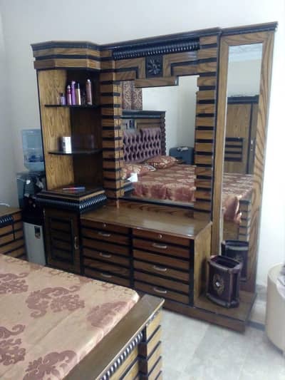 dressing table