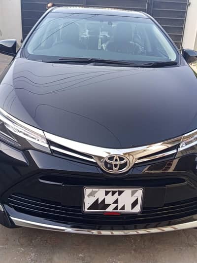 Grande Black Interior