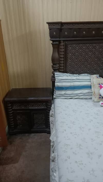 Heavy bed with dress table and molty foam mattress for sale in sargod