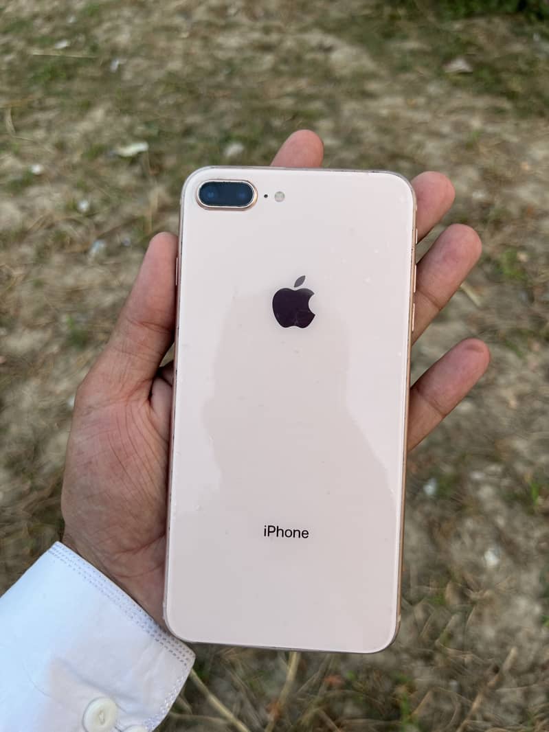 Apple iPhone 8 Plus 1
