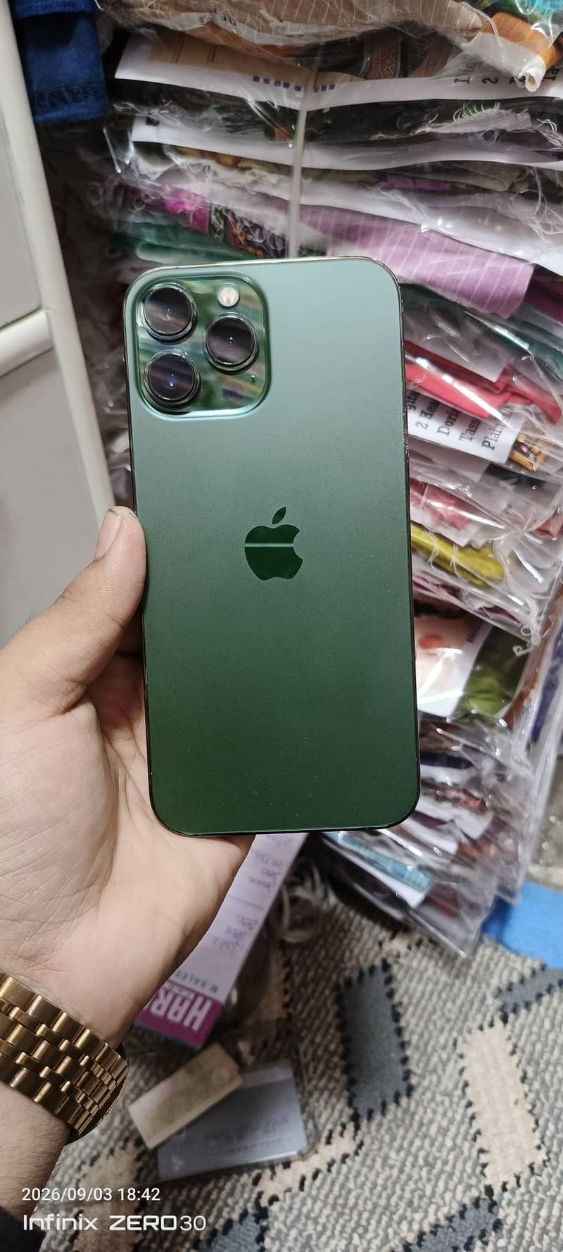 Apple iPhone 13 Pro Max 4