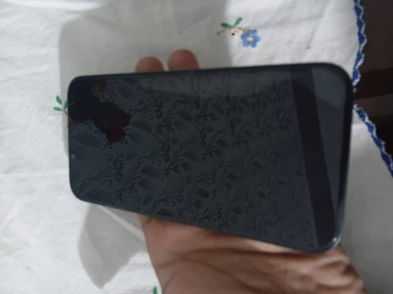 Apple iPhone 13 6
