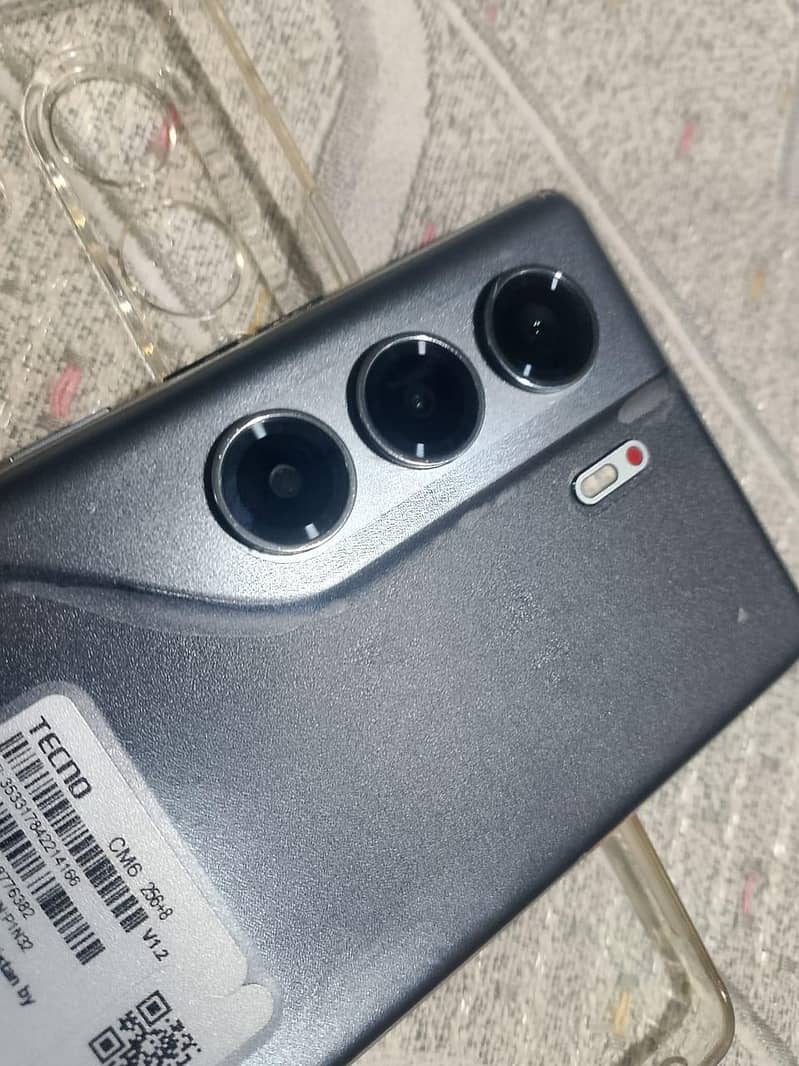 Tecno CAMON 40 Pro 1