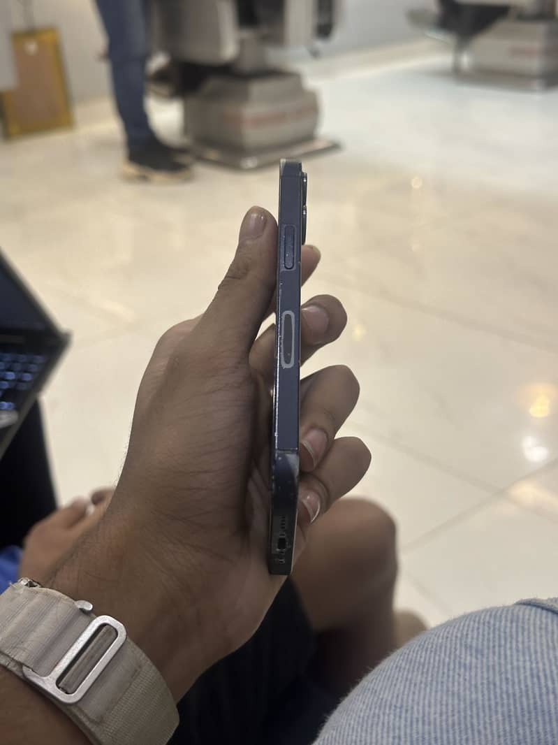 Apple iPhone 12 mini 3