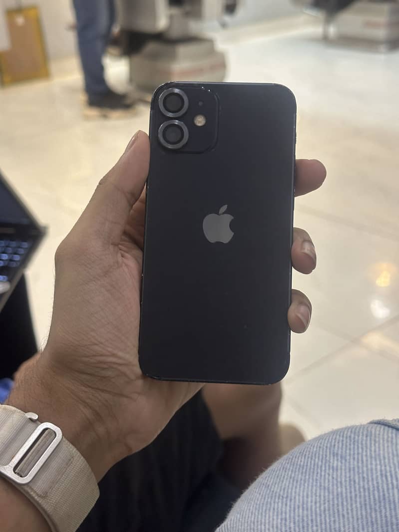 Apple iPhone 12 mini 4