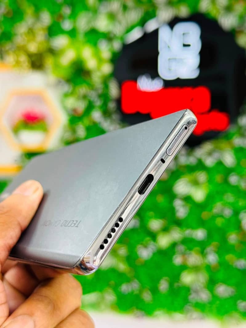 Tecno CAMON 40 Pro 3