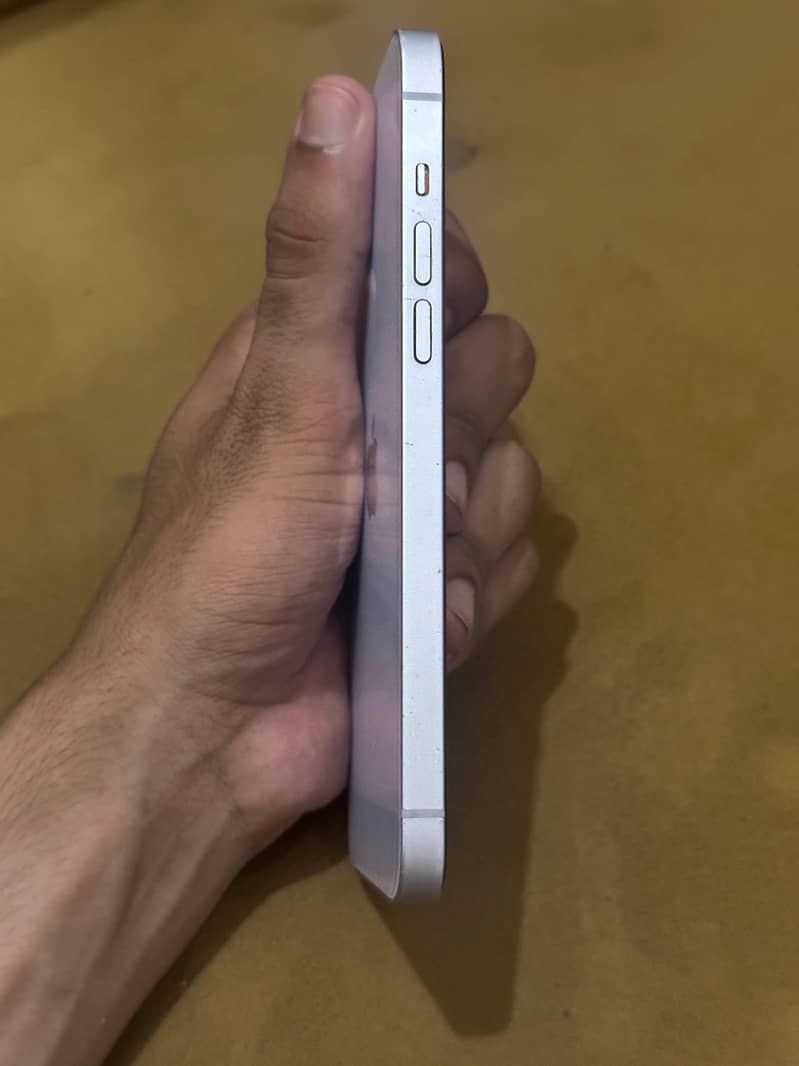 Apple iPhone 14 plus 3