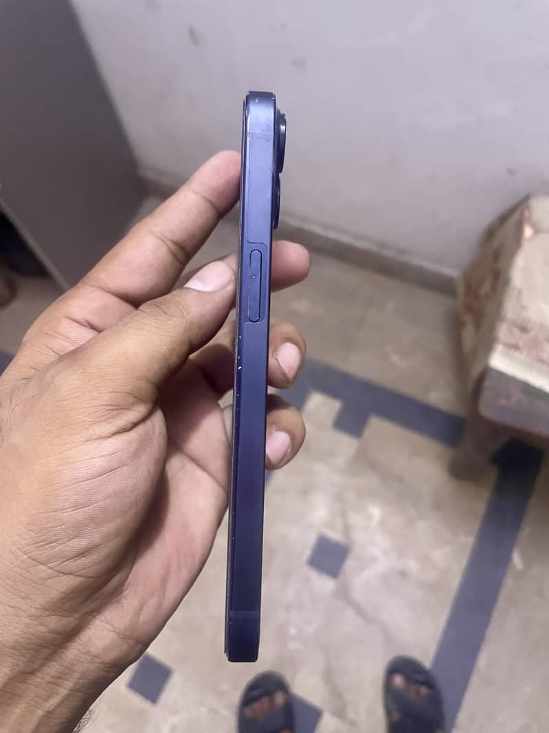 Apple Iphone 13 2