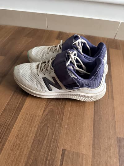 New balance original cricket spikes ck4030 contact: 0301-2366-400