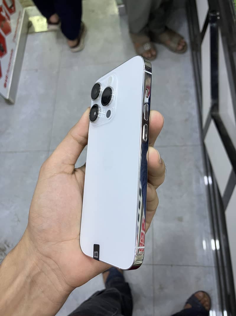 Apple iPhone 14 Pro 3