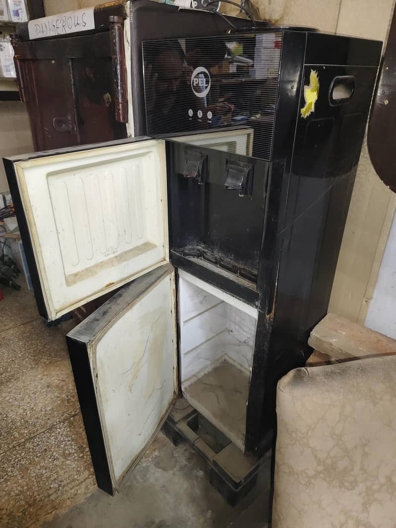 pel dispenser 1