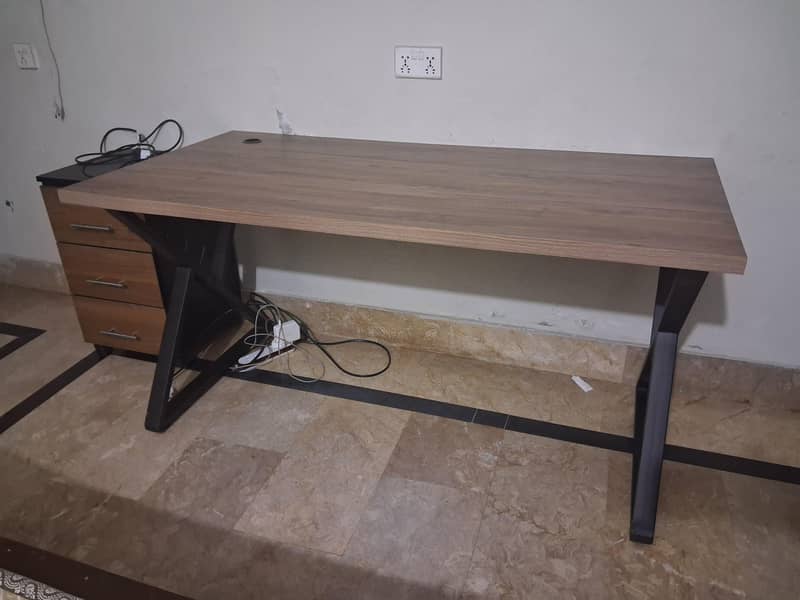 Study/Computer Table 5 x 2.5 3