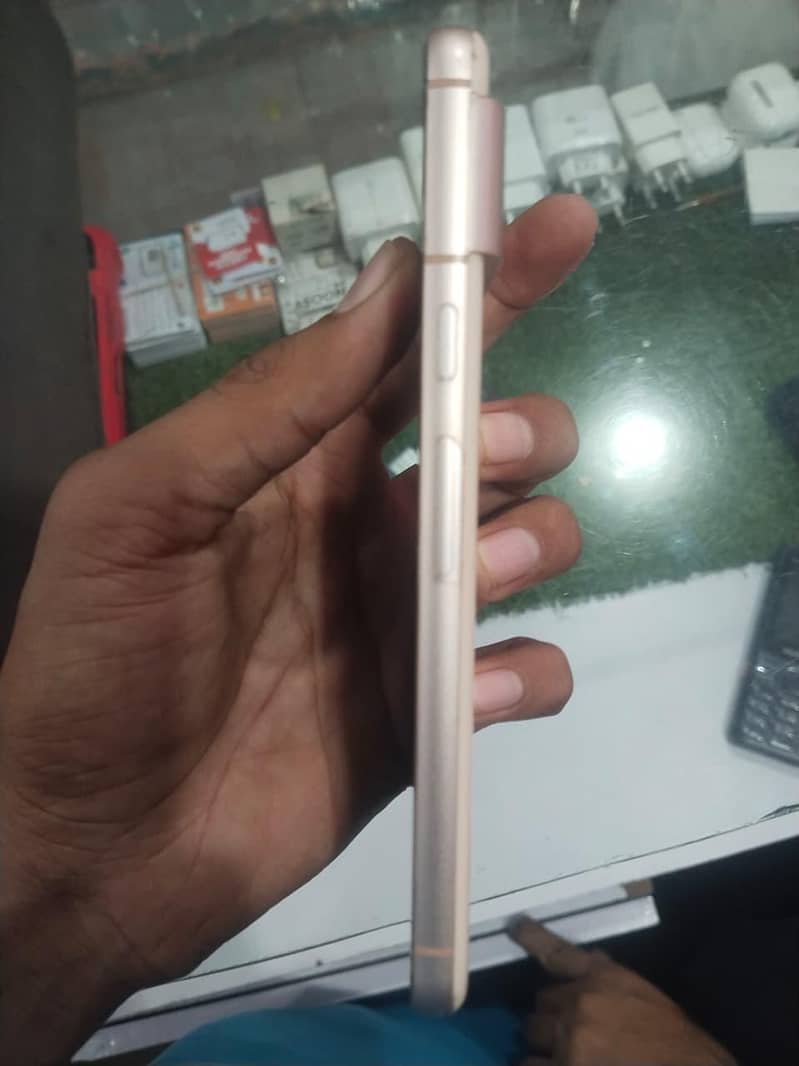 Google Pixel 8 6