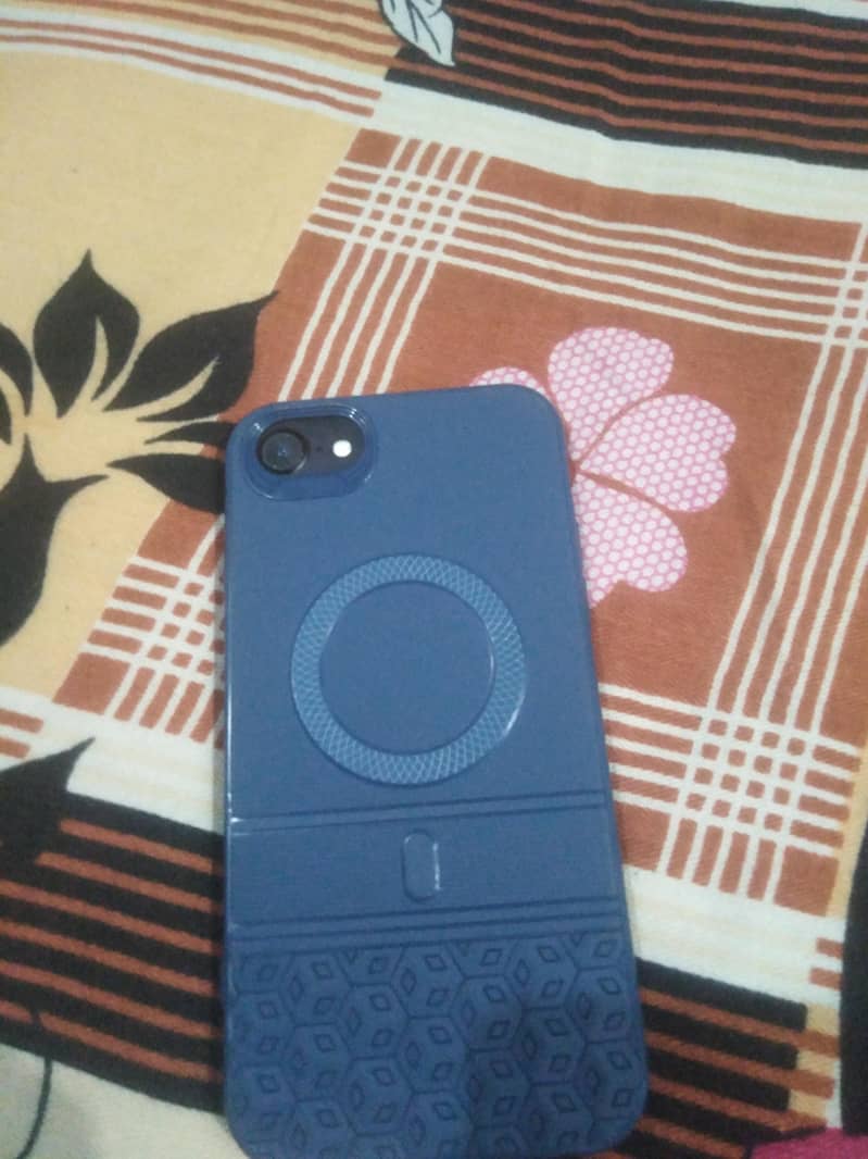 Apple iPhone 7 0