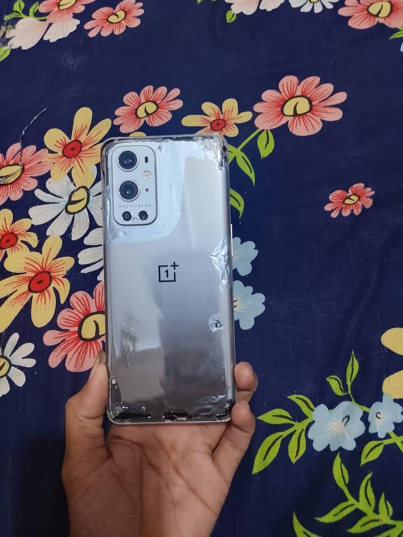 One Plus 9 Pro 6