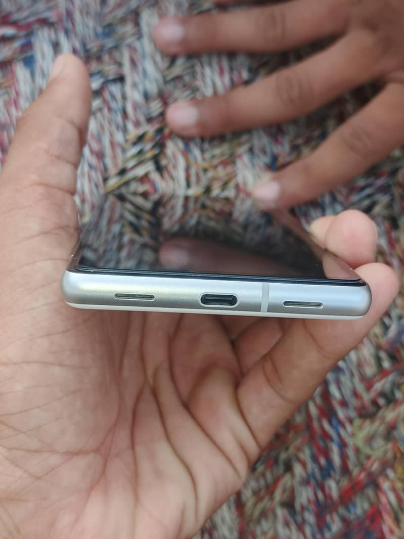 Google Pixel 7a 4