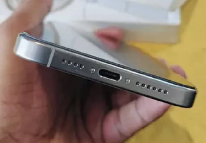 Apple iPhone 15 Pro 1