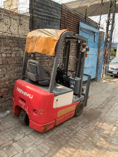 Nichiyu Electric Forklift 1 Ton / Japanese Forklift / 15 Feet Height