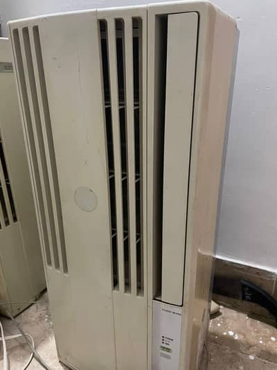 Corona portable Air conditioner (Ship AC) with 220v-110v Transformer