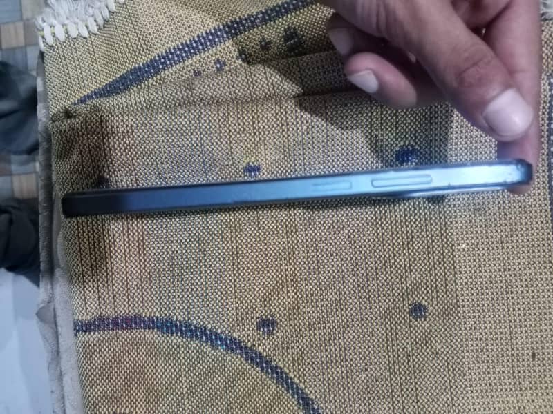 Realme C63 7