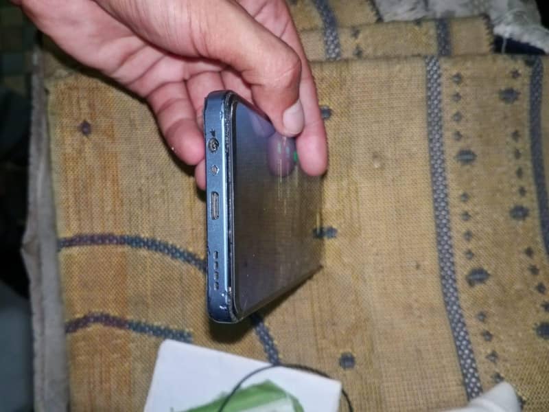 Realme C63 12