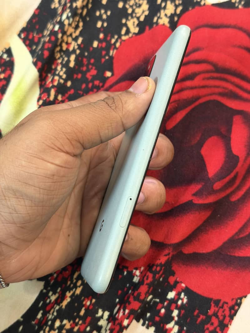Google Pixel 5 4