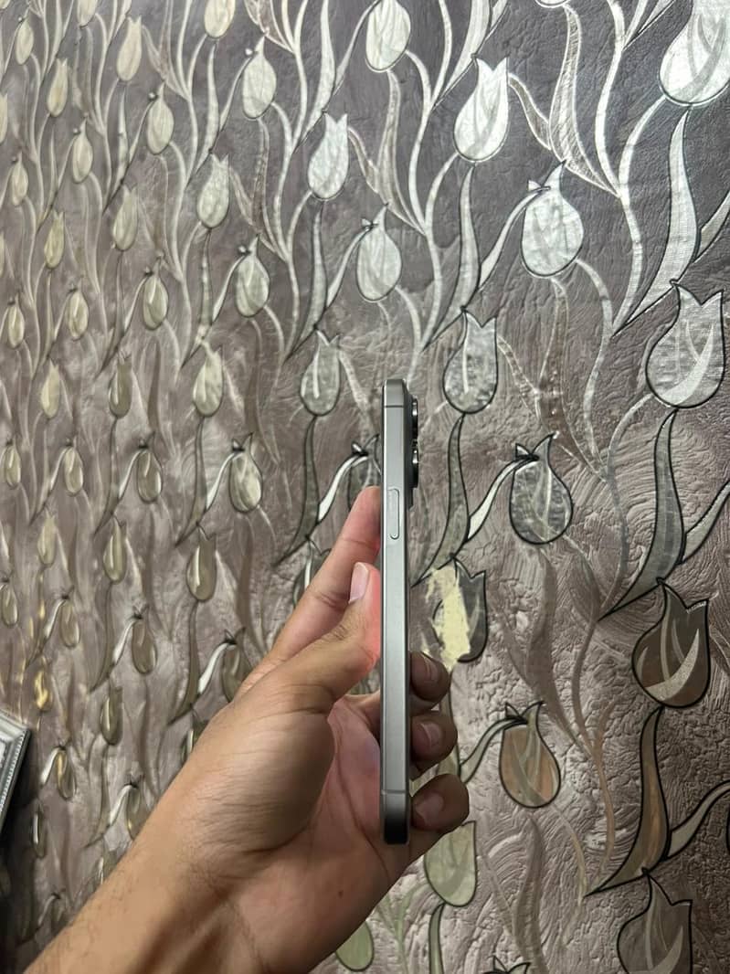 Apple iPhone 15 Pro Max 5