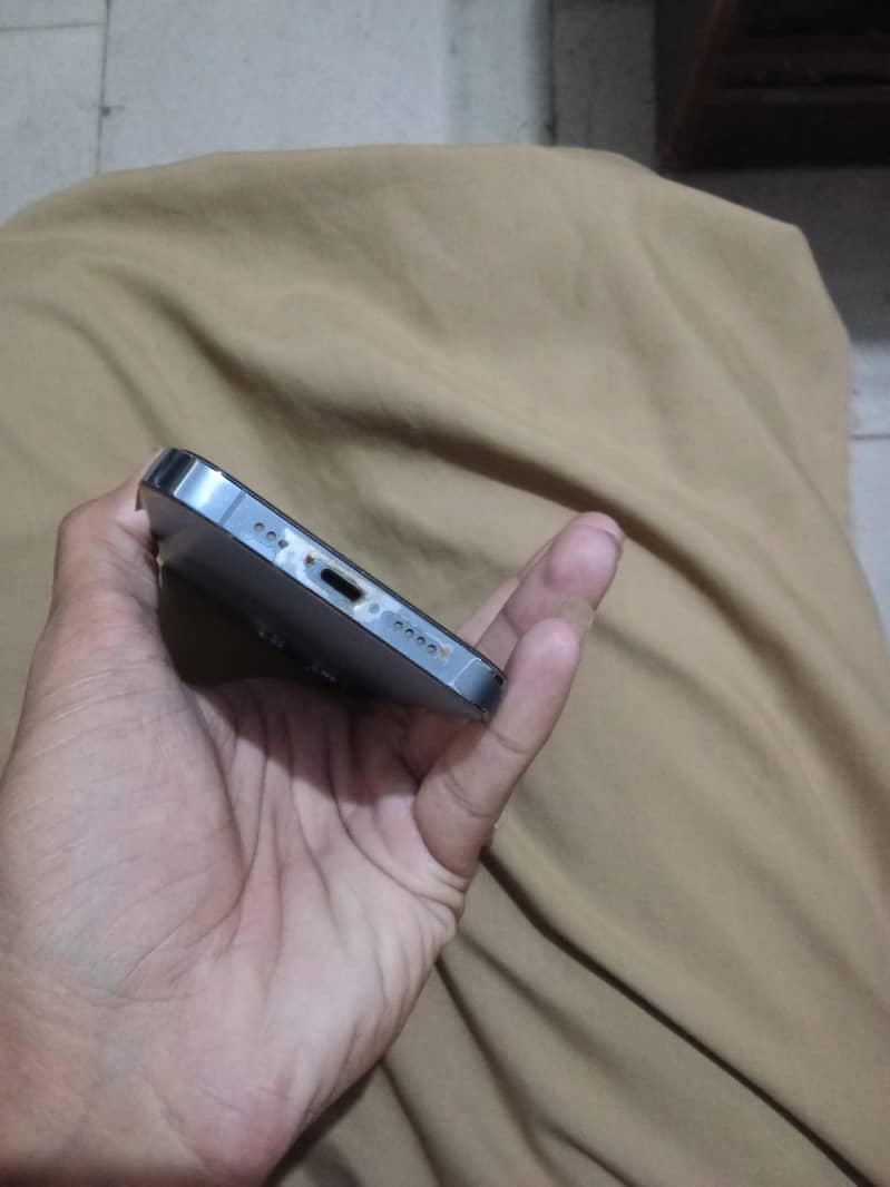 Apple iPhone 13 Pro 1