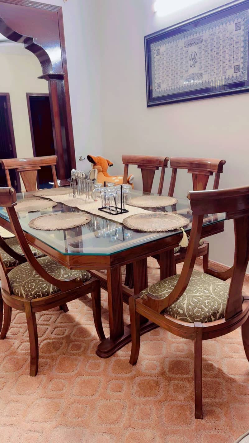 6 seater dining table 0
