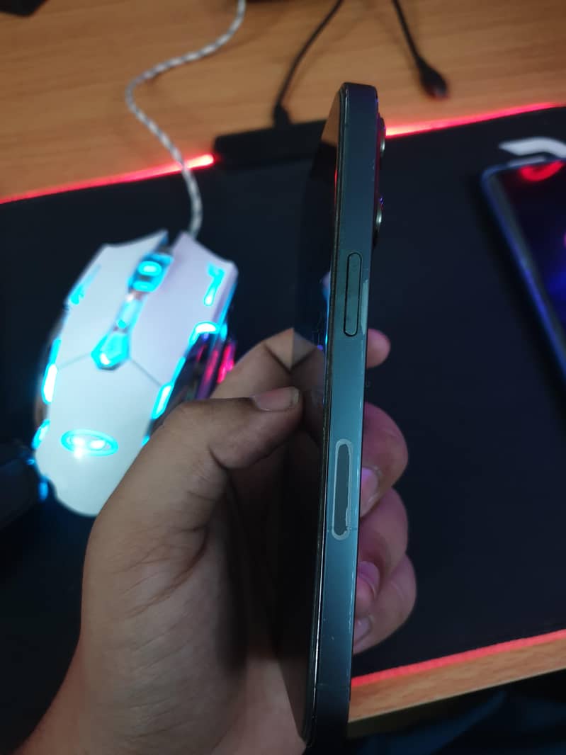 Apple iPhone 13 Pro 3